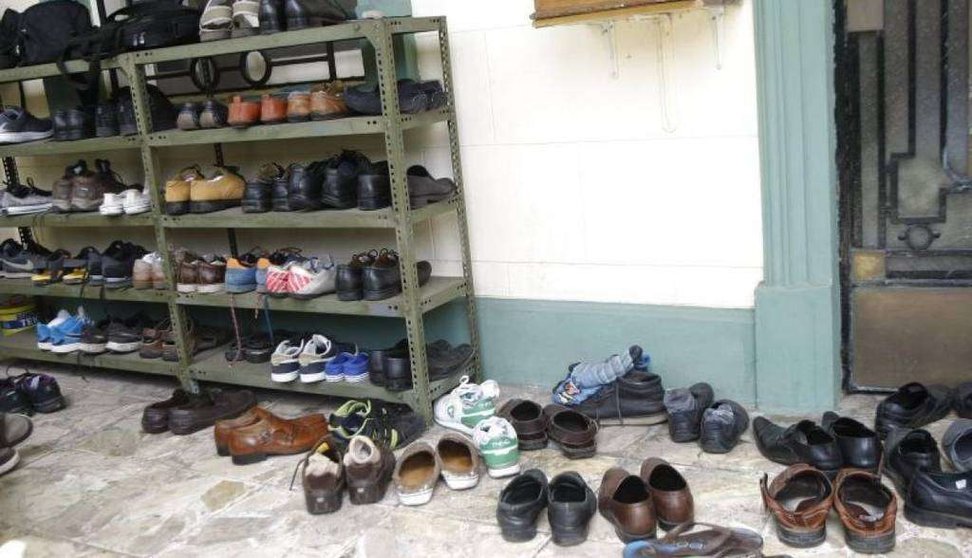 Zapatos de diseño son objeto de robo en las mezquitas de EAU.