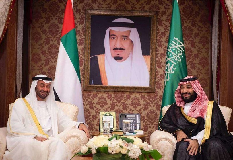 Los príncipes herederos de Abu Dhabi y Arabia Saudita durante el encuentro en Jeddah.