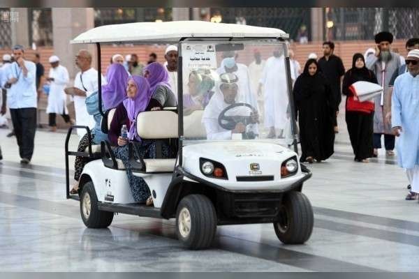 Turistas llegan a Arabia Saudita por la peregrinación Hajj. (SPA)