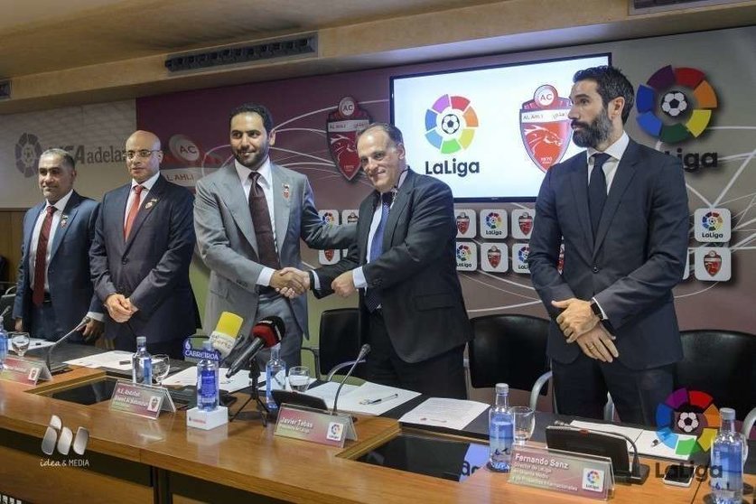 Firma del acuerdo entre LaLiga y el Al-ahli.