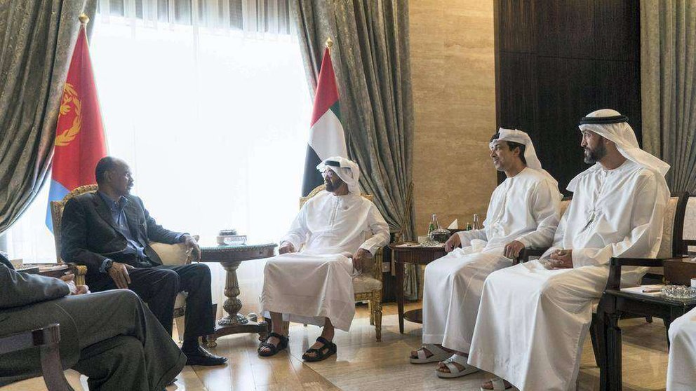 El príncipe heredero de Abu Dhabi y el presidente de Eritrea durante el encuentro.