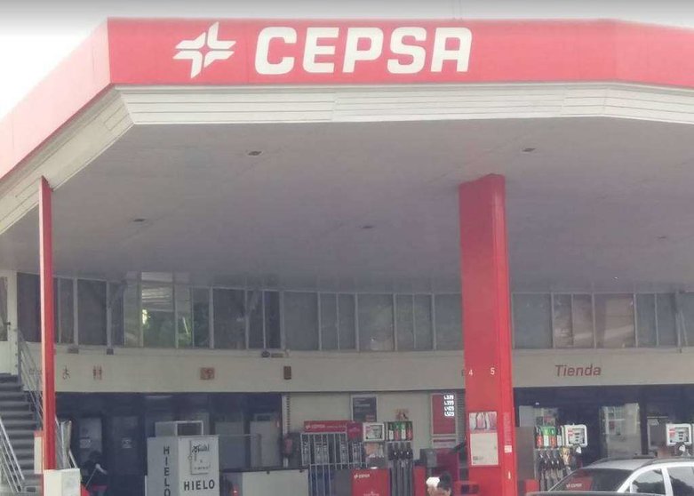 Una gasolinera de Cepsa en Madrid. (EL CORREO)