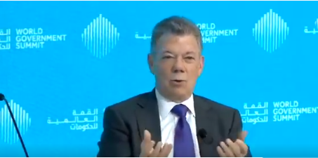 Un momento de la intervención de Juan Manuel Santos en Dubai.