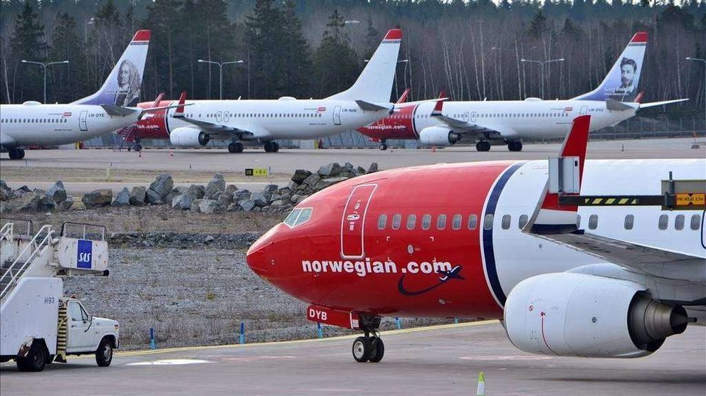 Aviones Norweigian  permanecen aparcados en el aeropuerto de Arlanda, en Estocolmo (Suecia). EFE