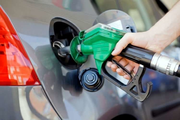 El precio del combustible en EAU se anuncia el día 28 de cada mes.