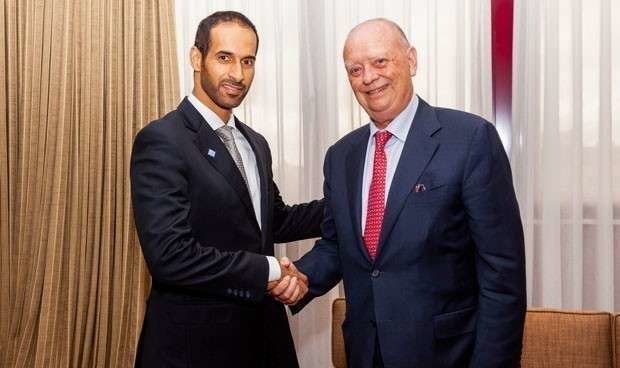 El jeque Khalid Bin Faisal Bin Sultan Al Qassim, vicepresidente de Faisal Holding, junto a Francisco Ivorra, presidente del Grupo Asisa.