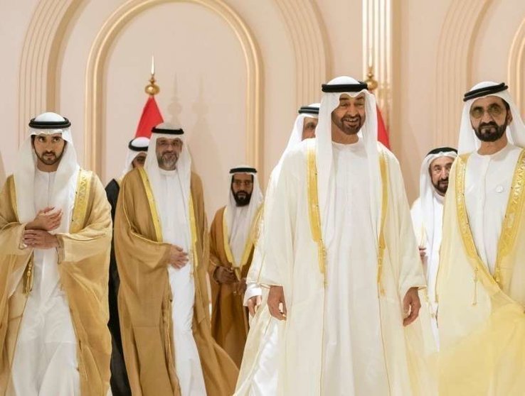 El jeque Hamdan a la izquierda junto al príncipe heredero de Abu Dhabi y el gobernante de Dubai.