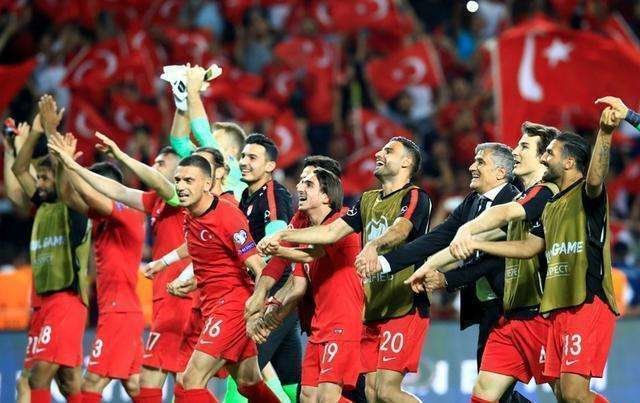 En la imagen de Reuters, la selección de fútbol de Turquía.