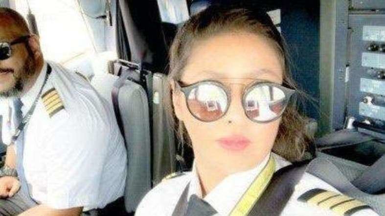 Yasmeen al-Maimani la primera mujer piloto de Arabia Saudita.