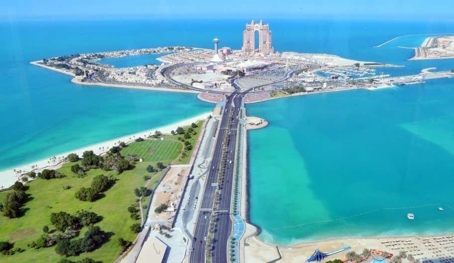 Una imagen aérea de Abu Dhabi, capital de Emiratos Árabes.