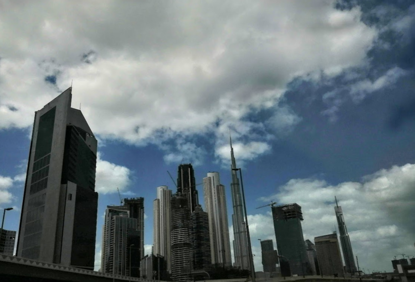 Nubes en el cielo de Dubai. (EL CORREO)