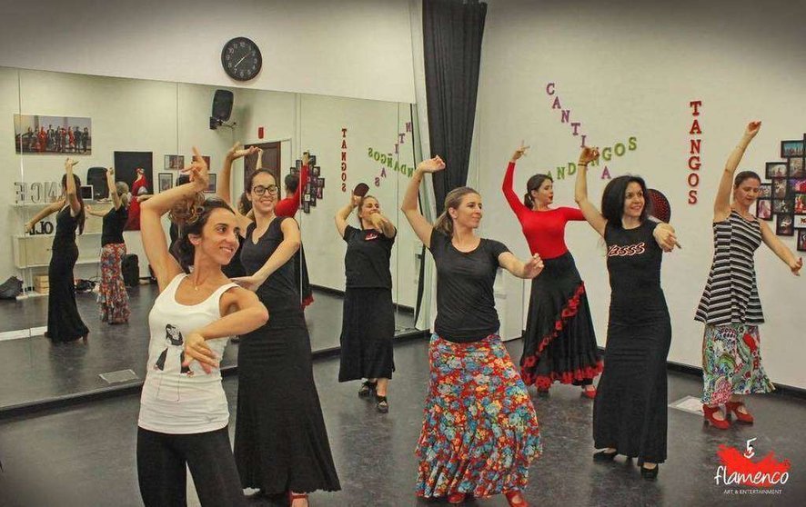 Clases grupales de flamenco en Dubai. (Cedida)