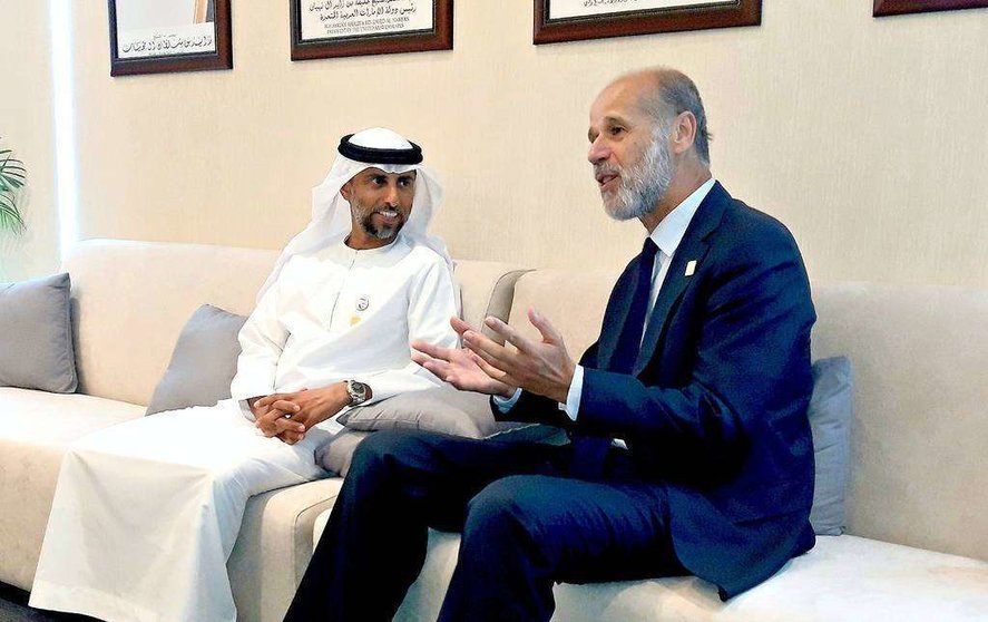 José Domínguez Abascal, durante el encuentro que mantuvo con el ministro emiratí de Energía e Industria, Suhail Bin Mohammed Faraj Al Mazroui. (Cedida)