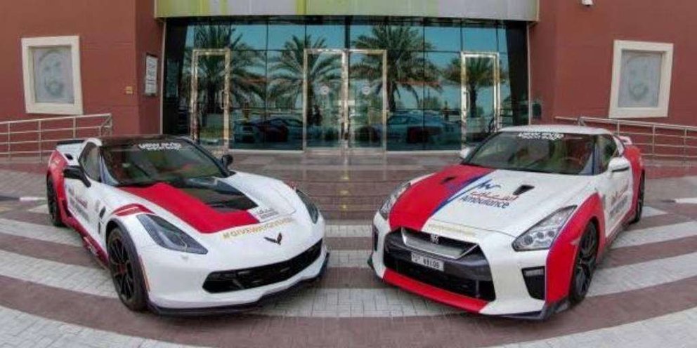 Ambulancias de Dubai presentó en Twitter dos de sus superdeportivos.