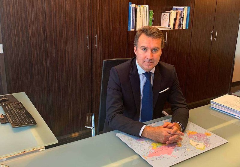Víctor Argüello, director de Banco Sabadell en Oriente Medio, en el despacho de su oficina en Dubai. (Cedida)