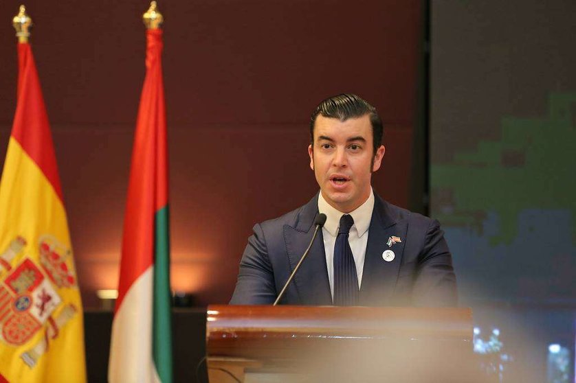 Guillermo Cobelo, presidente de la Cámara de Comercio de España en Emiratos Árabes, durante su intervención en el Día Nacional de España 2019 en Abu Dhabi. (EL CORREO)