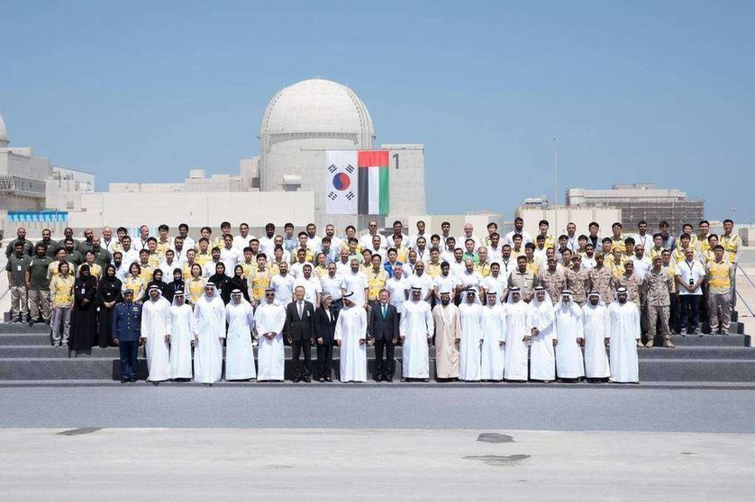 Central nuclear Barakah en el desierto de Abu Dhabi. 
