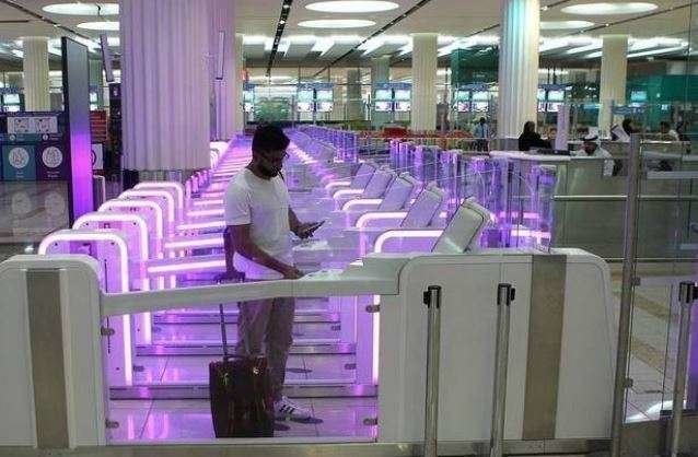 Puertas inteligentes en el Aeropuerto Internacional de Dubai.