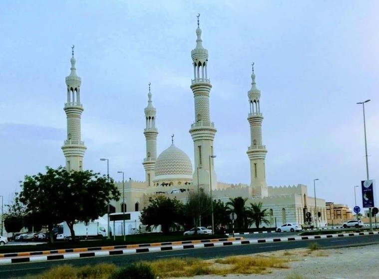 Una mezquita en el emirato de Ras Al Khaimah. (EL CORREO)