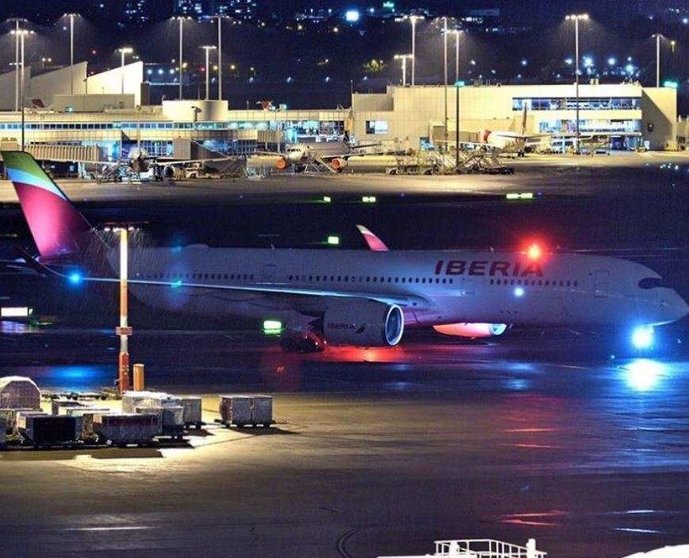 Avión de Iberia en aeropuerto de Sídney. (Twitter)