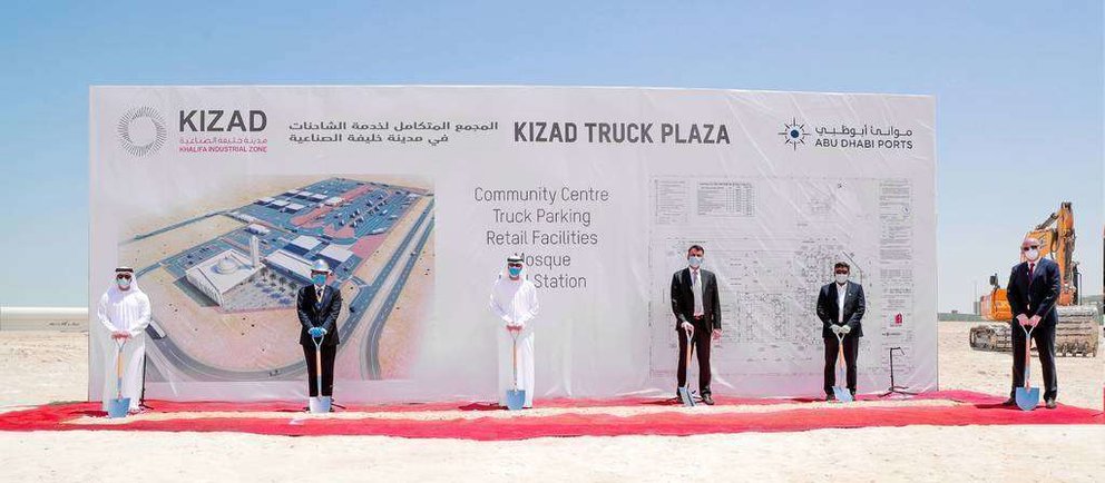 Una imagen del inicio de las obras en Khalifa Port de Abu Dhabi. (WAM)