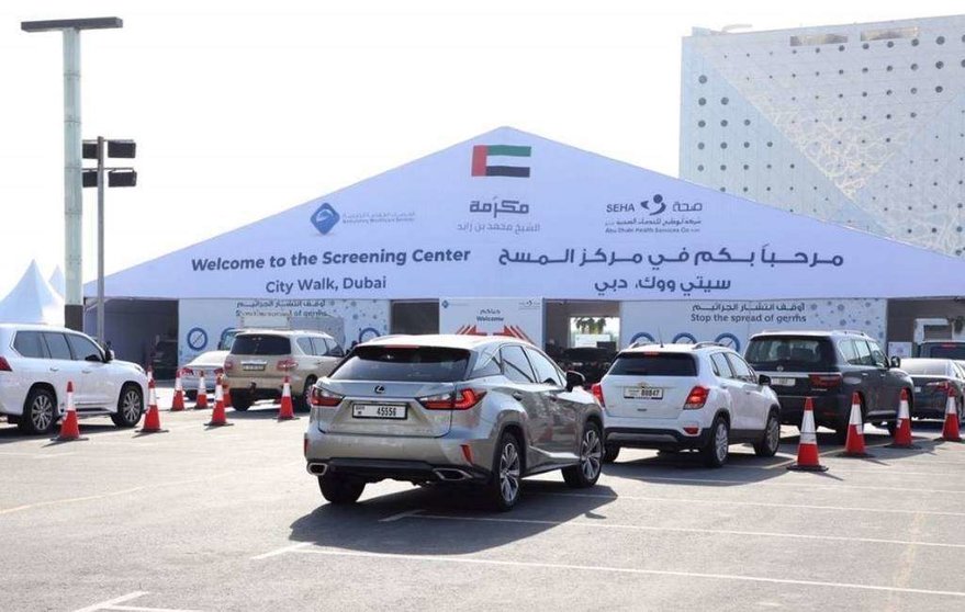 Centro de pruebas desde el coche en Dubai. (WAM)