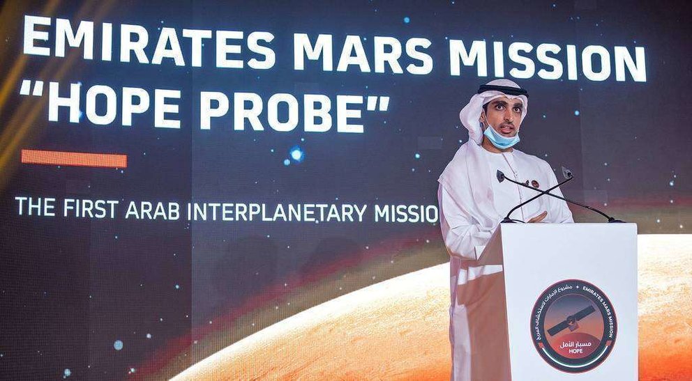 Omran Sharaf, director del proyecto Emirates Mars Mission, durante la conferencia de prensa que ha protagonizado este lunes en Dubai. (WAM)