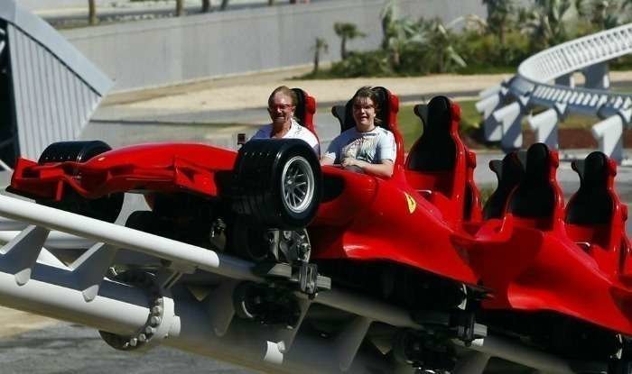 Una atracción del Ferrari World Abu Dhabi en Yas Island.