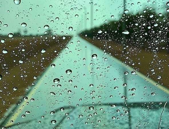 La lluvia, siempre bienvenida en Emiratos Árabes. (Instagram)
