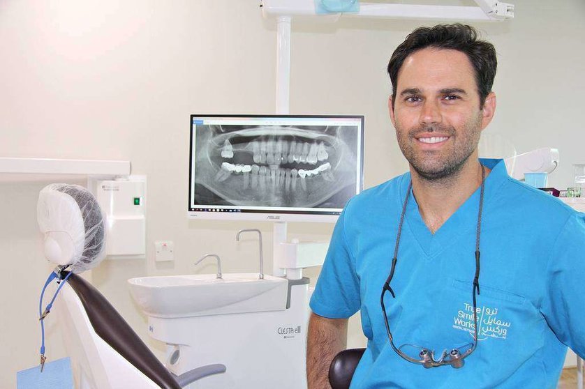 El doctor Fernando Arroyo une en Dubai su exitosa trayectoria como odontólogo español a la solidez y garantía de un clínica española del grupo Asisa. (EL CORREO)