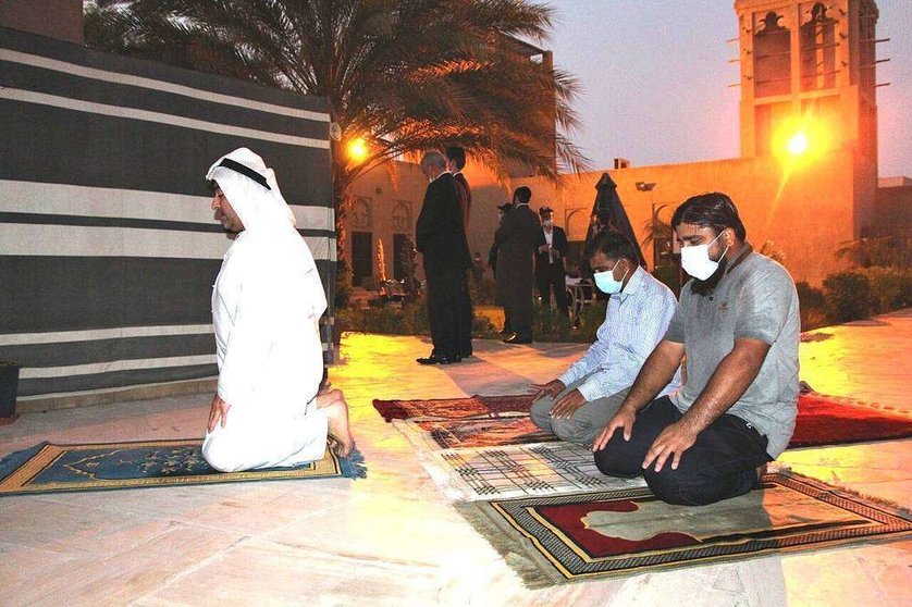 Momento del rezo compartido entre judíos y musulmanes este miércoles en Dubai. (EL CORREO)