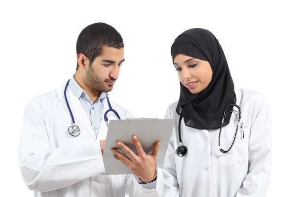 Médicos emiratíes. (WAM)