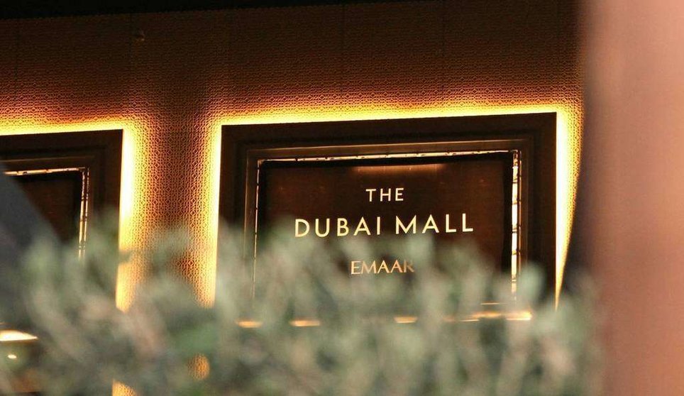 A modo ilustrativo, perspectiva exterior de Dubai Mall, el mayor centro comercial de Oriente Medio, tomada en la noche del viernes 20 de noviembre. (EL CORREO)