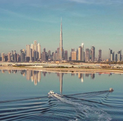 El centro de Dubai desde el Mar Arábigo. (Instagram)