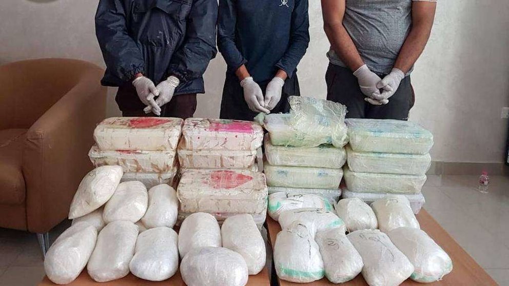 La policía de Ras Al Khaimah difundió esta imagen de alijos de drogas en 2020. 