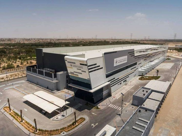 Puertos de Abu Dhabi difundió la imagen del almacén de vacunas.