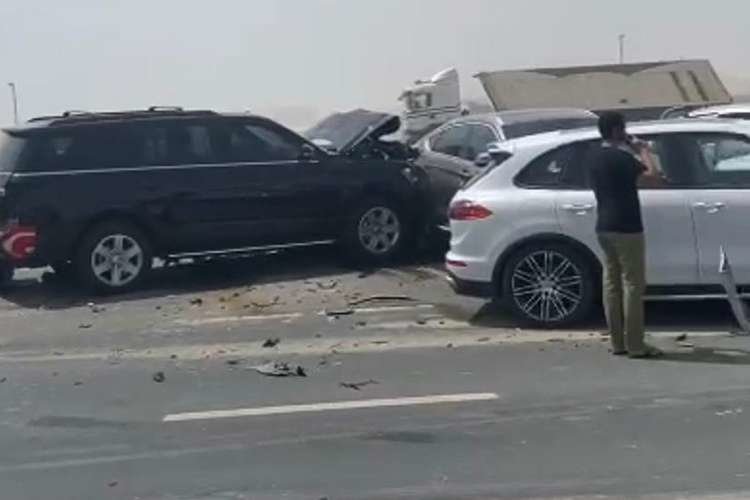 Una imagen difundida por la Policía de Dubai del choque múltiple.