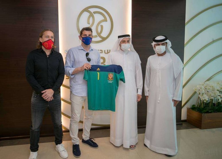Casillas y Salgado en el Consejo de Deportes de Dubai. (WAM)