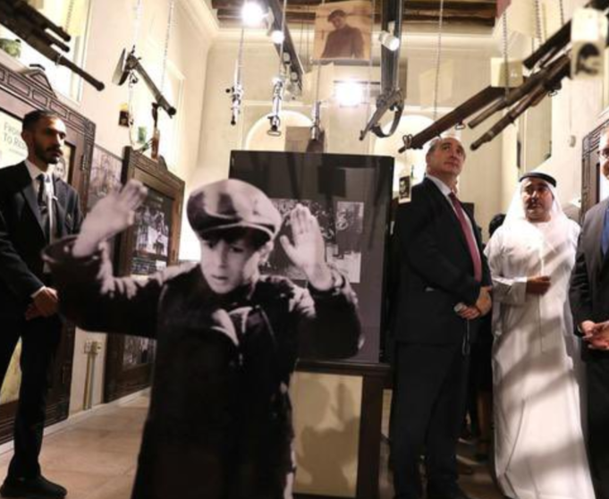 Un momento de la exposición en el museo de Dubai. (Twitter)