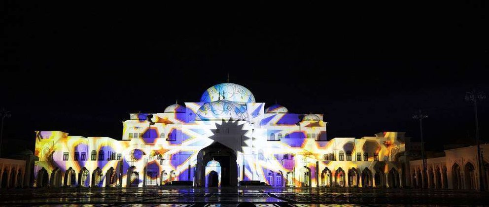 Un momento del espectáculo en el palacio Qasr Al Watan de Abu Dhabi. (WAM)
