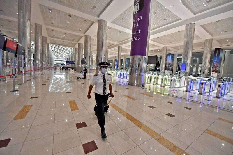 Un piloto en el Aeropuerto Internacional de Dubai. (Fuente externa)