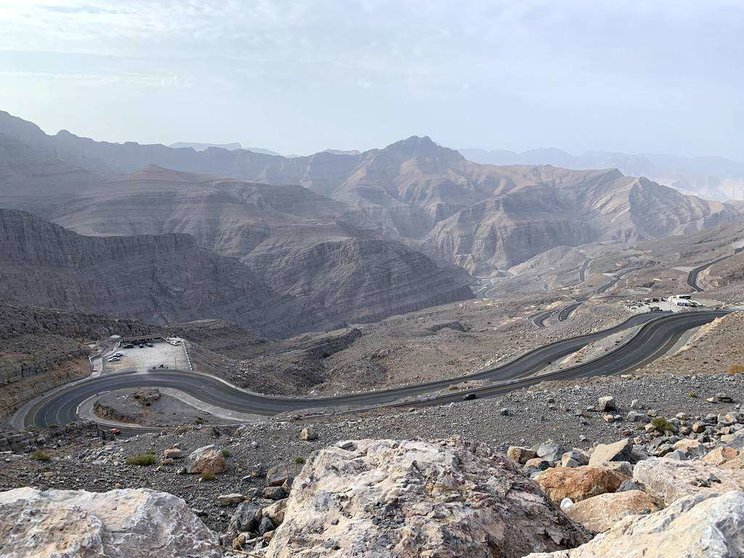 Una imagen de la carretera que sube a Jebel Jais, el pico más alto de Emiratos Árabes. (EL CORREO)