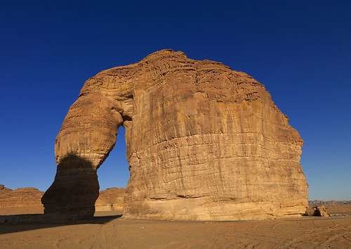 Roca de AIUIa en Arabia Saudita, cuya imagen recuerda a la silueta de un elefante. (Fuente externa)