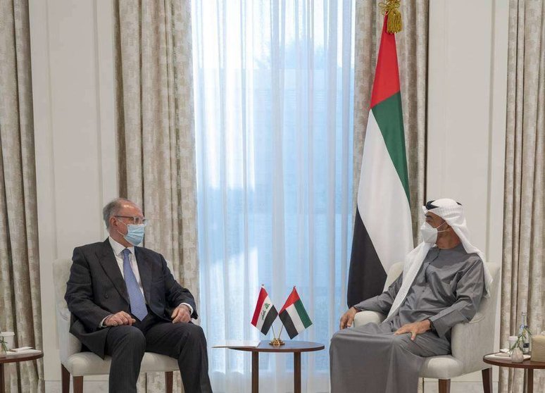 El príncipe heredero de Abu Dhabi y el ministro iraquí. (WAM)