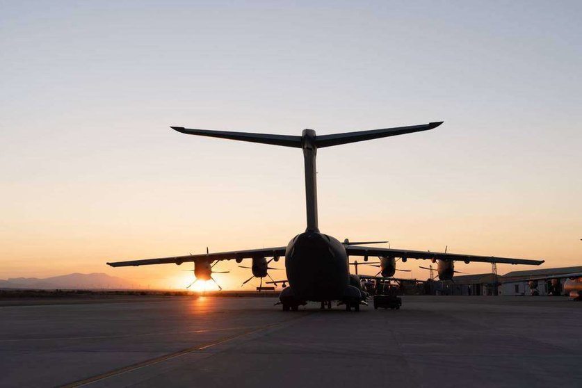 Avión del Ejército del Aire del Ministerio de Defensa de España movilizado para efectuar la repatriación desde Kabul. (@Defensagob)