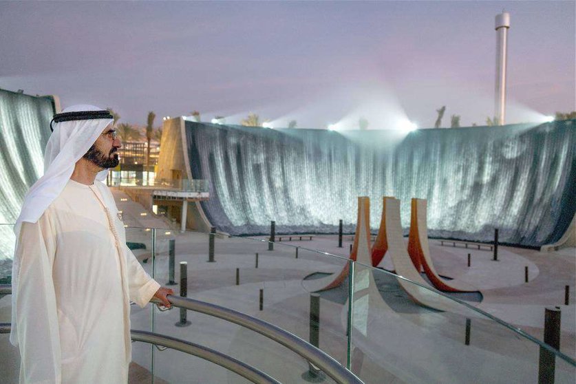 El jeque Mohammed bin Rashid Al Maktoum, en el sitio de la Exposición Universal 2020 Dubai. (WAM)