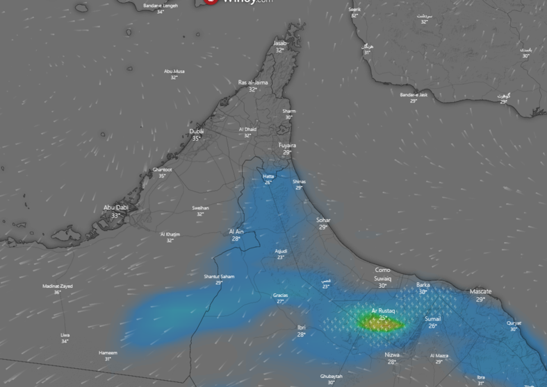 Zonas afectadas en EAU por la lluvia este lunes por la tarde. (windy.com)