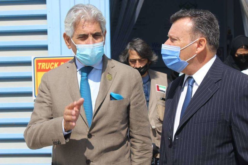 El CEO de la Ciudad Humanitaria, Giuseppe Saba -izquierda-, junto a Farid Lozada, presidente de Abbacol. (Cedida)