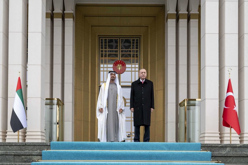 El príncipe heredero de Abu Dhabi y el presidente turco. (WAM)