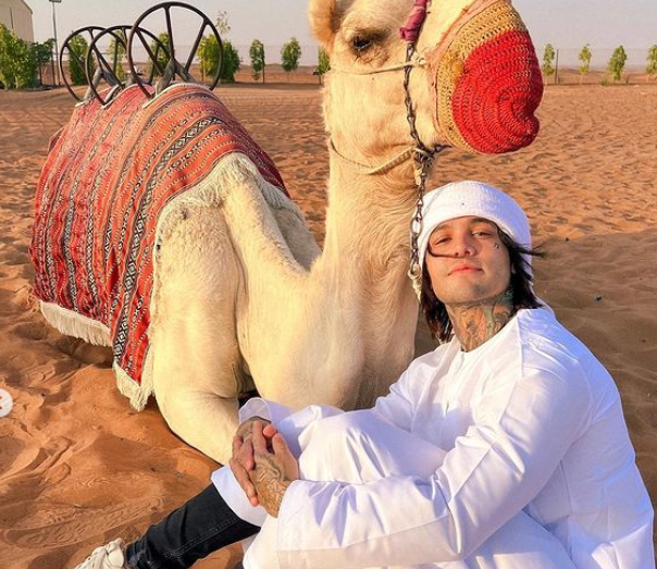 Una foto en el desierto de Dubai del Instagram de Yeferson Cossio.